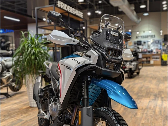 2026 CFMOTO, modrá, 1 km, dovoz Kanada — foto 3 z 5