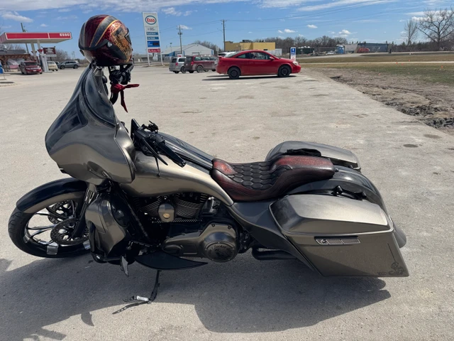 2016 Harley-Davidson, 54 000 km, dovoz Kanada — foto 4 z 5