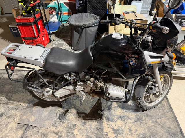 1998 BMW, 132 000 km, dovoz Kanada — foto 3 z 5