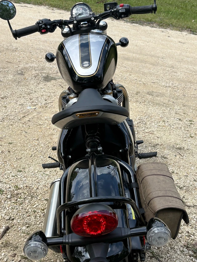 2025 Triumph, 3 300 km, dovoz Kanada — foto 3 z 5