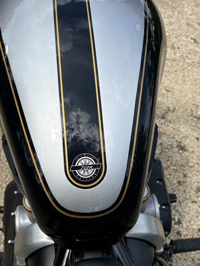 2025 Triumph, 3 300 km, dovoz Kanada — foto 4 z 5