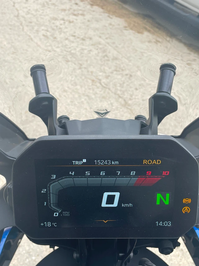 2024 BMW, 15 400 km, dovoz Kanada — foto 5 z 5