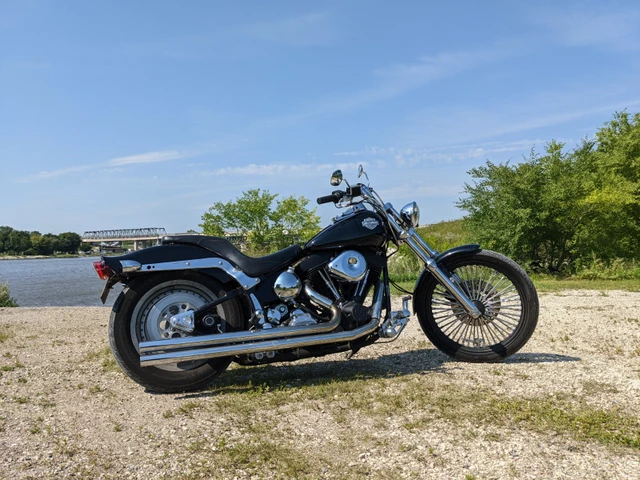 1992 Harley-Davidson, 72 500 km, dovoz Kanada — foto 1 z 5 1992 Harley-Davidson, 72 500 km, dovoz Kanada — foto 1 z 5