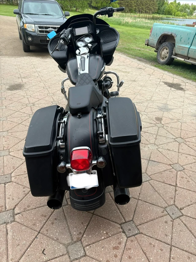 2015 Harley-Davidson, 76 000 km, dovoz Kanada — foto 3 z 5
