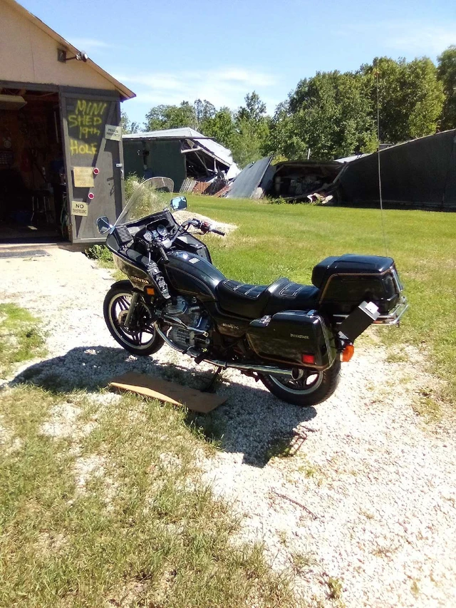 1981 Honda, stříbrná, 55 600 km, dovoz Kanada — foto 2 z 5