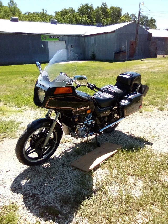1981 Honda, stříbrná, 55 600 km, dovoz Kanada — foto 4 z 5