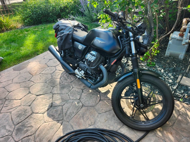 2022 Moto Guzzi, 39 687 km, dovoz Kanada — foto 2 z 5