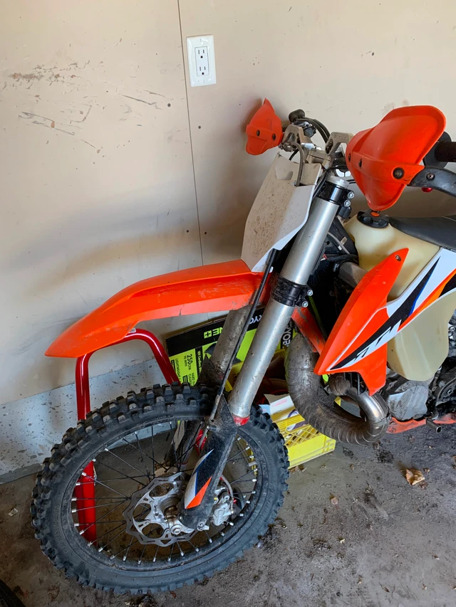 2021 KTM, dovoz Kanada — foto 3 z 3
