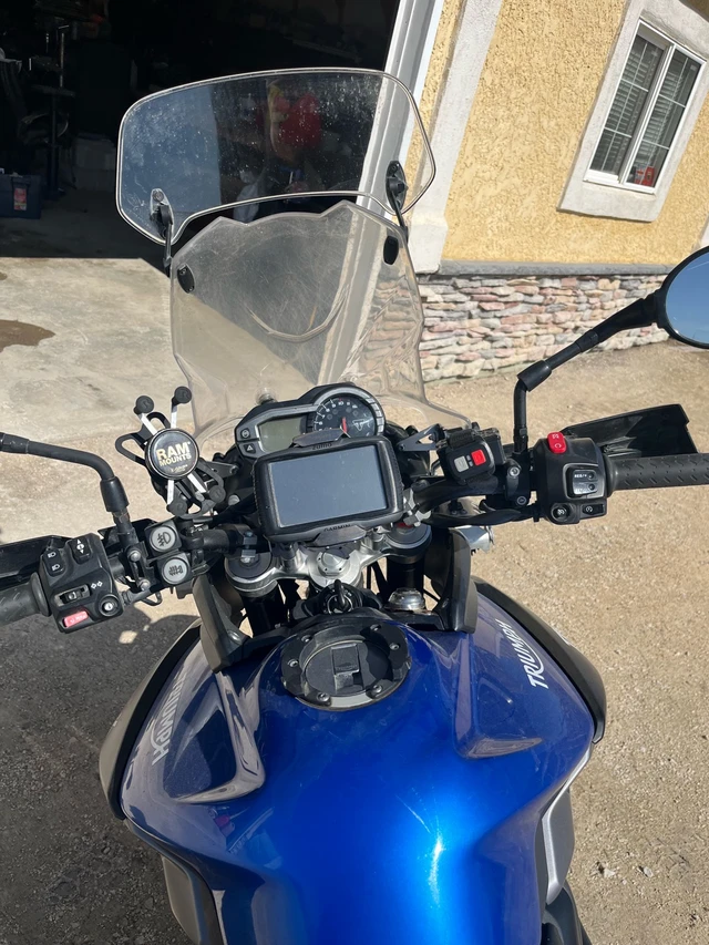 2015 Triumph, 52 000 km, dovoz Kanada — foto 5 z 5