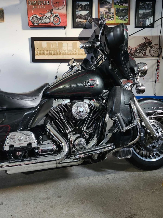 2009 Harley-Davidson, 58 400 km, dovoz Kanada — foto 3 z 4