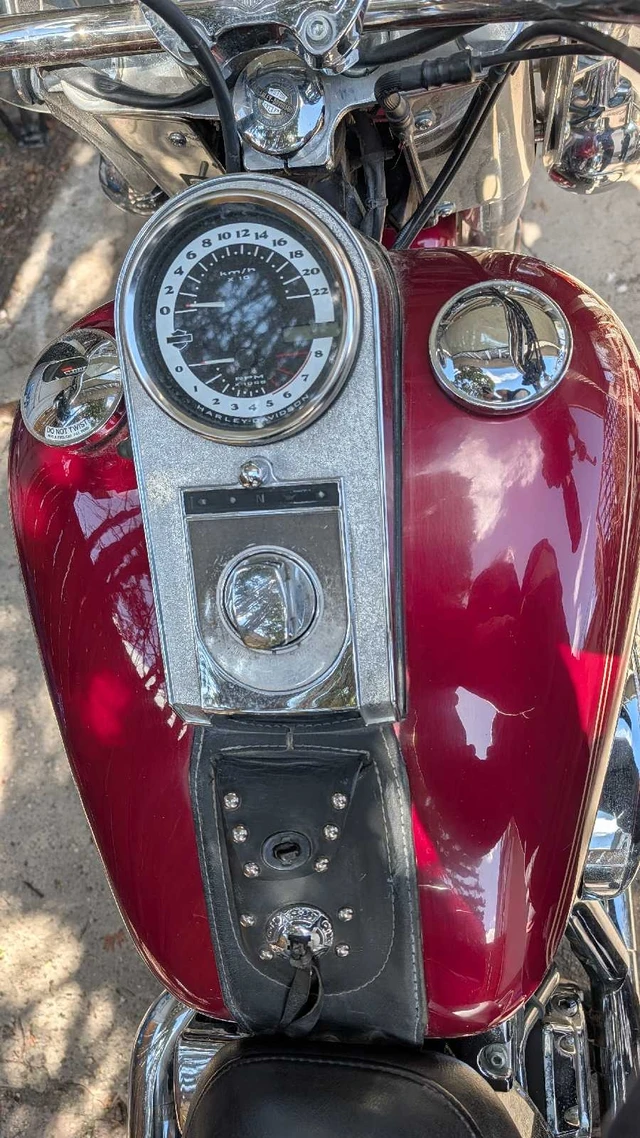 2005 Harley-Davidson, 85 000 km, dovoz Kanada — foto 4 z 5