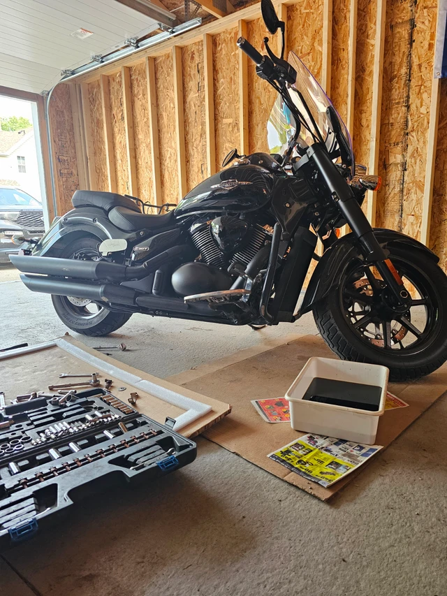 2015 Suzuki, 28 000 km, dovoz Kanada — foto 4 z 5
