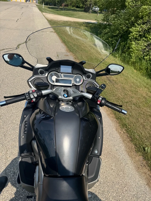 2013 BMW, 68 000 km, dovoz Kanada — foto 4 z 5