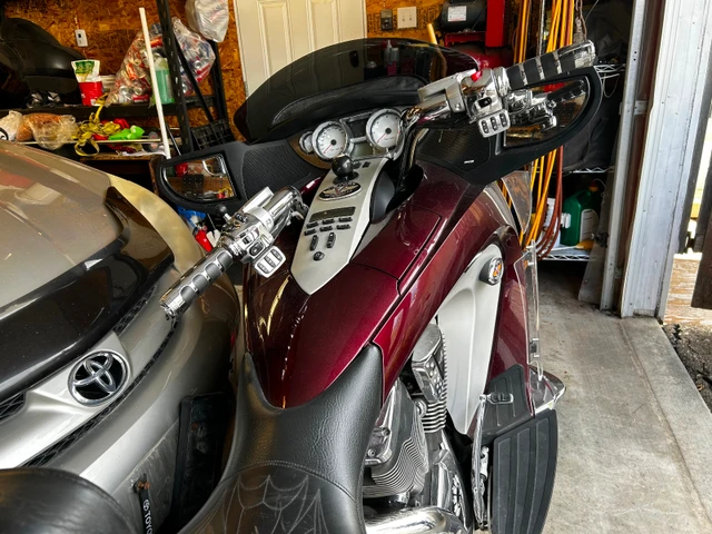 2008 Victory, 96 000 km, dovoz Kanada — foto 2 z 4