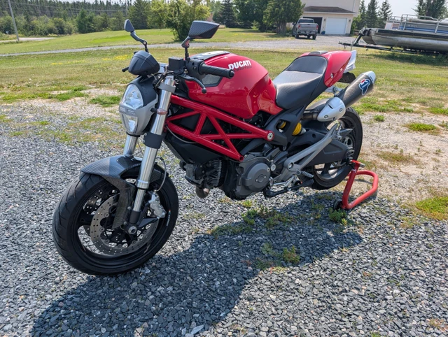2009 Ducati, 17 384 km, dovoz Kanada — foto 4 z 5
