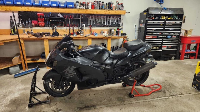2005 Suzuki, 216 162 km, dovoz Kanada — foto 4 z 5