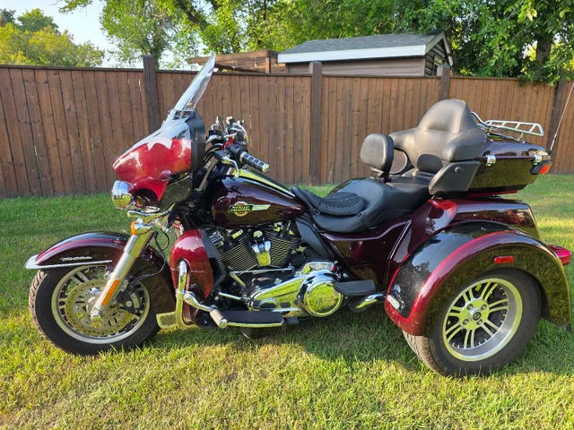 2022 Harley-Davidson, červená, 32 571 km, dovoz Kanada — foto 2 z 5