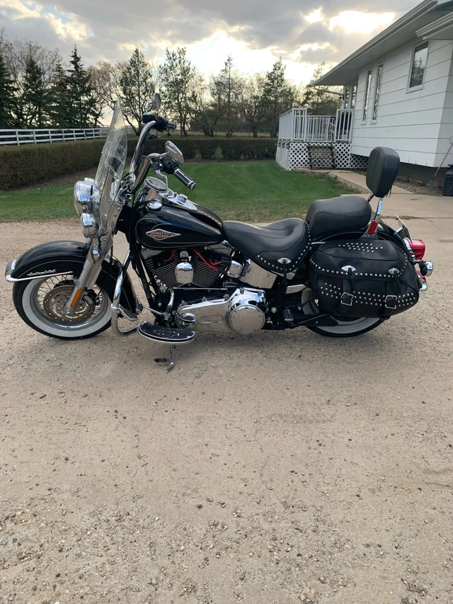 2010 Harley-Davidson, 35 000 km, dovoz Kanada — foto 3 z 4