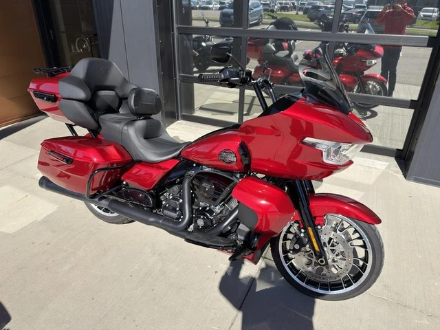 2026 Harley-Davidson, 8 296 km, dovoz Kanada — foto 3 z 5