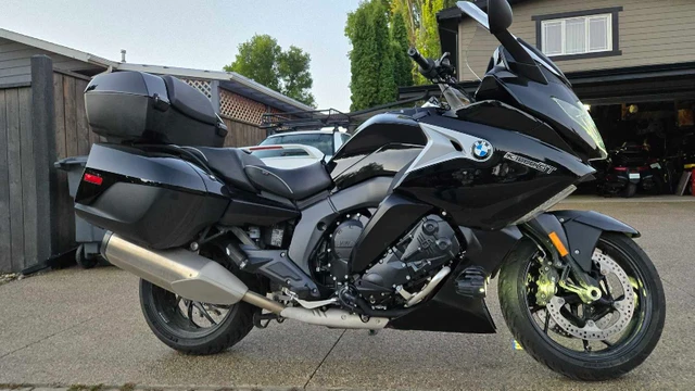 2022 BMW, 23 100 km, dovoz Kanada — foto 2 z 5