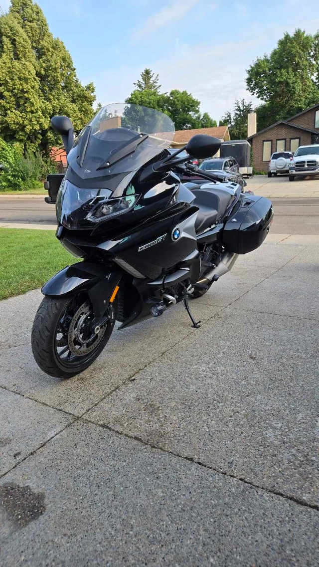 2022 BMW, 23 100 km, dovoz Kanada — foto 3 z 5