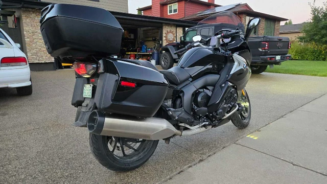2022 BMW, 23 100 km, dovoz Kanada — foto 5 z 5