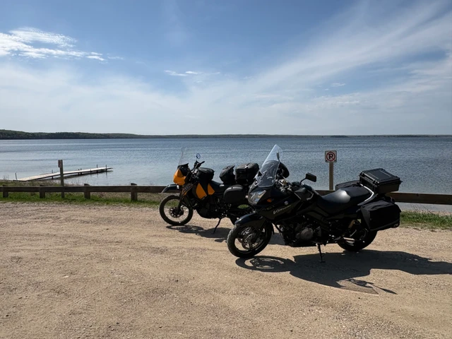 2005 Suzuki, 45 000 km, dovoz Kanada — foto 2 z 5