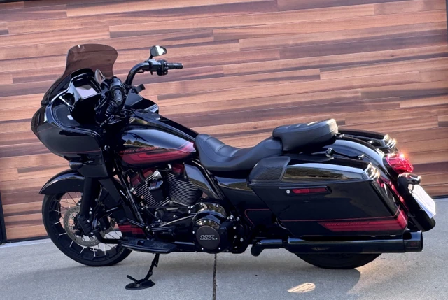 2021 Harley-Davidson, 13 335 km, dovoz Kanada — foto 2 z 5