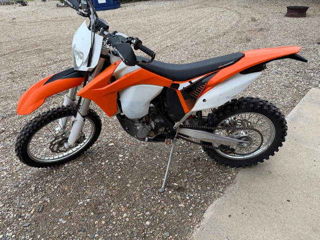 2012 KTM, dovoz Kanada — foto 4 z 5