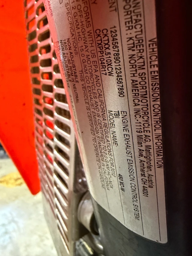 2012 KTM, dovoz Kanada — foto 5 z 5
