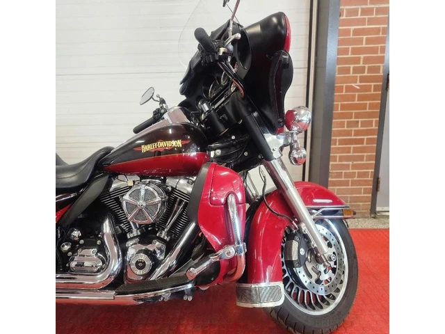 2010 Harley-Davidson, dovoz Kanada — foto 2 z 5