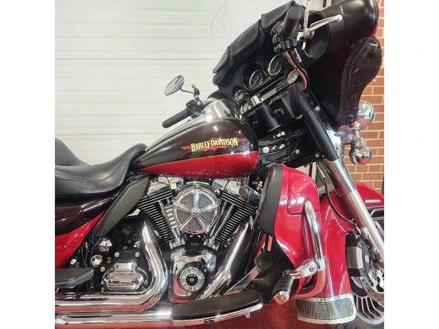 2010 Harley-Davidson, dovoz Kanada — foto 3 z 5