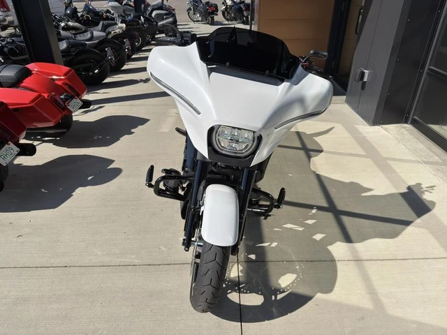 2024 Harley-Davidson, 5 942 km, dovoz Kanada — foto 4 z 5