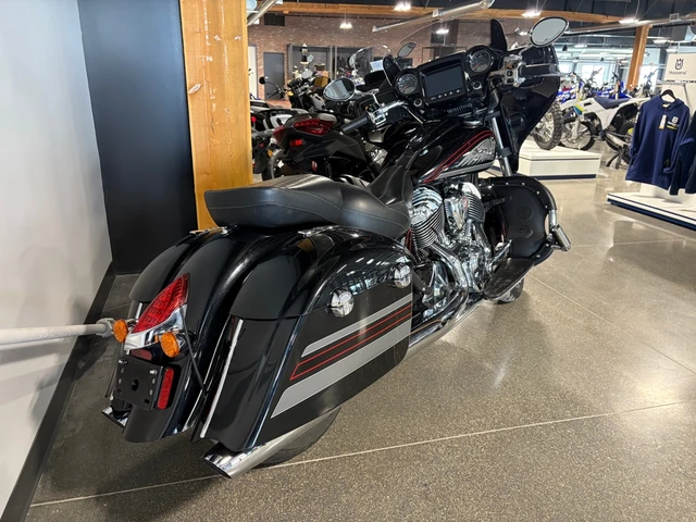 2018 Indian, 21 659 km, dovoz Kanada — foto 3 z 5