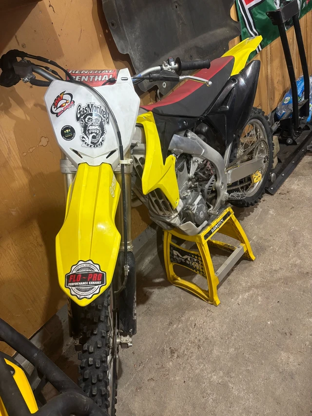 2012 Suzuki, dovoz Kanada — foto 3 z 5
