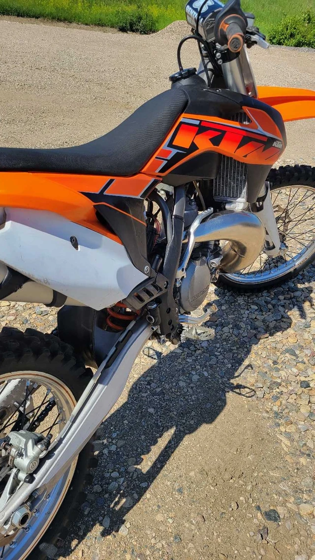 2014 KTM, dovoz Kanada — foto 2 z 5
