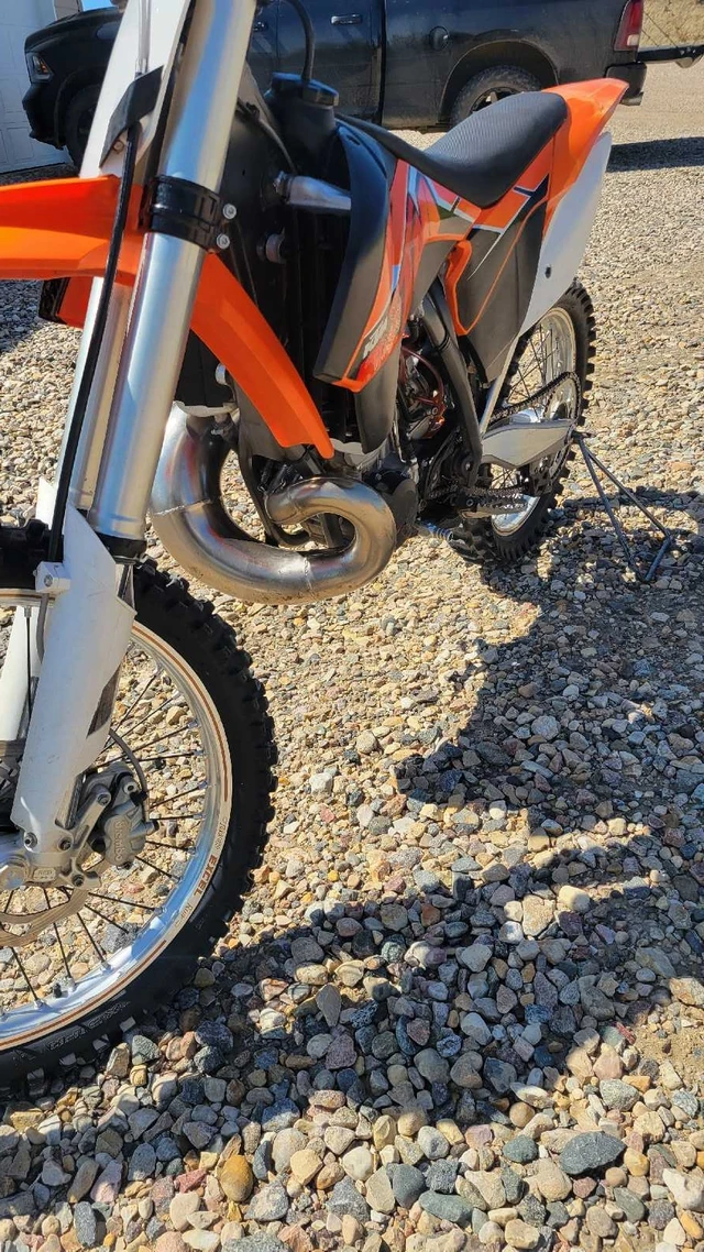2014 KTM, dovoz Kanada — foto 4 z 5