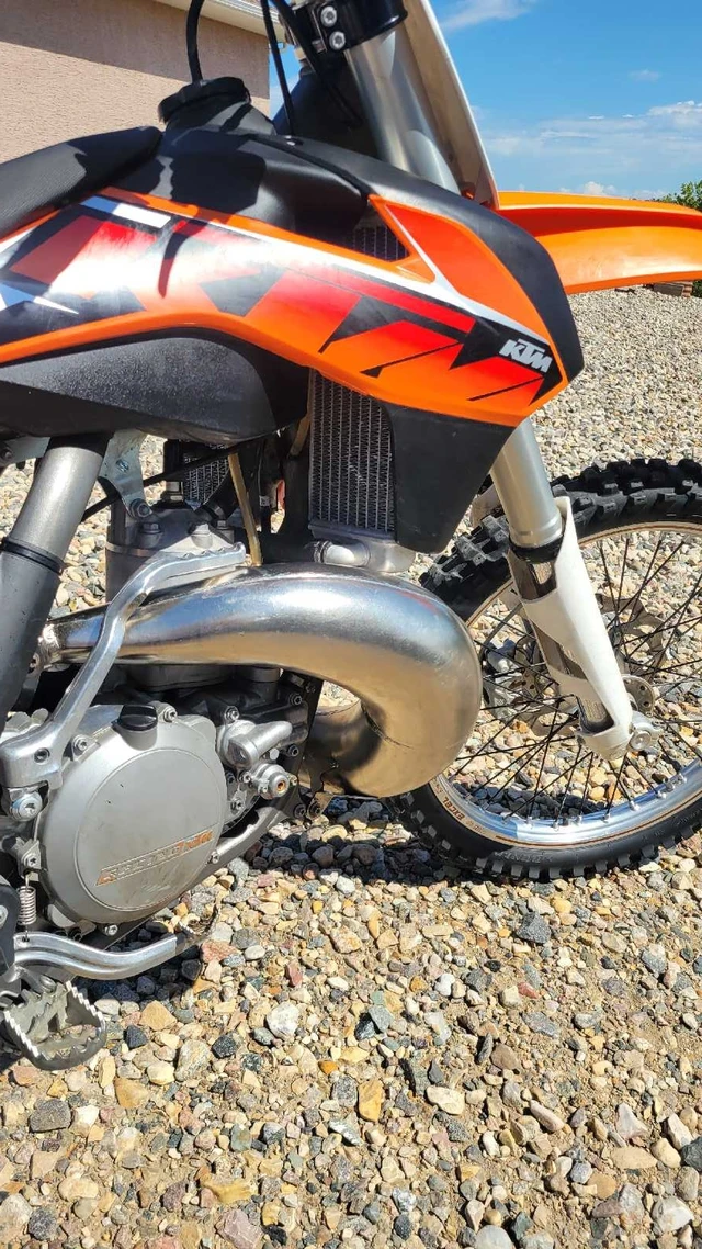 2014 KTM, dovoz Kanada — foto 5 z 5