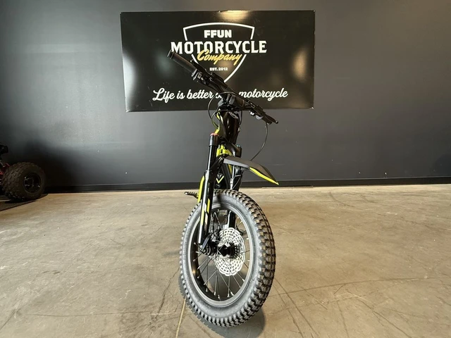 2026 Triumph, 10 km, dovoz Kanada — foto 3 z 5