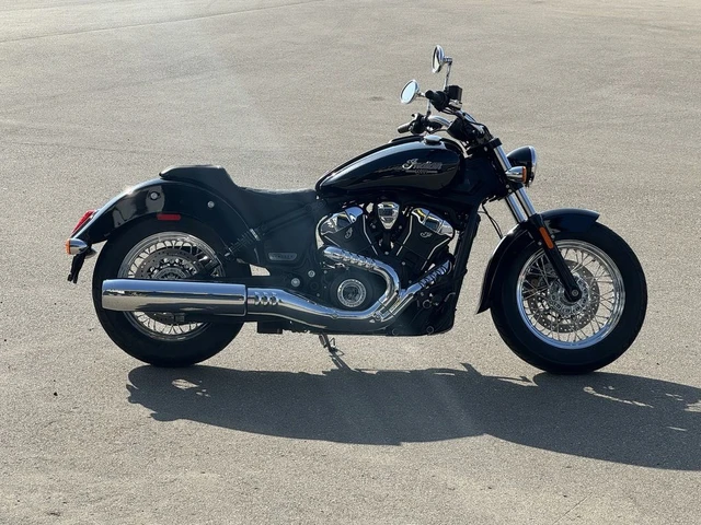 2025 Indian, černá, 2 320 km, dovoz Kanada — foto 3 z 5