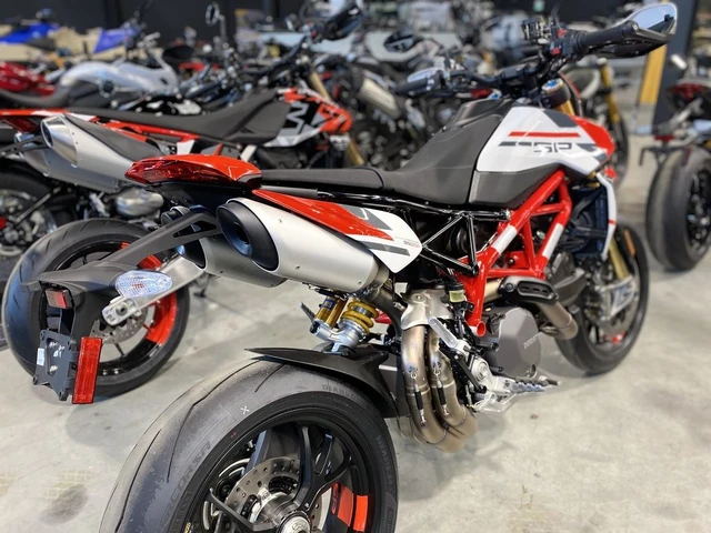 2025 Ducati, dovoz Kanada — foto 4 z 5
