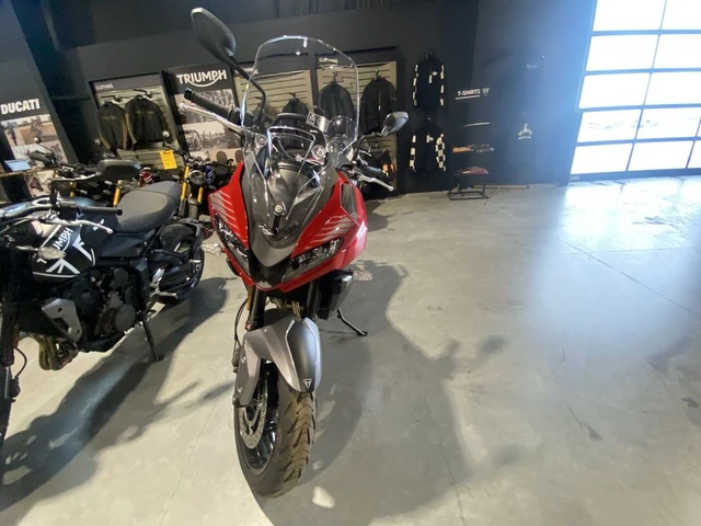 2023 Triumph, dovoz Kanada — foto 3 z 5