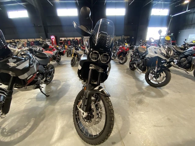 2024 Ducati, dovoz Kanada — foto 3 z 5