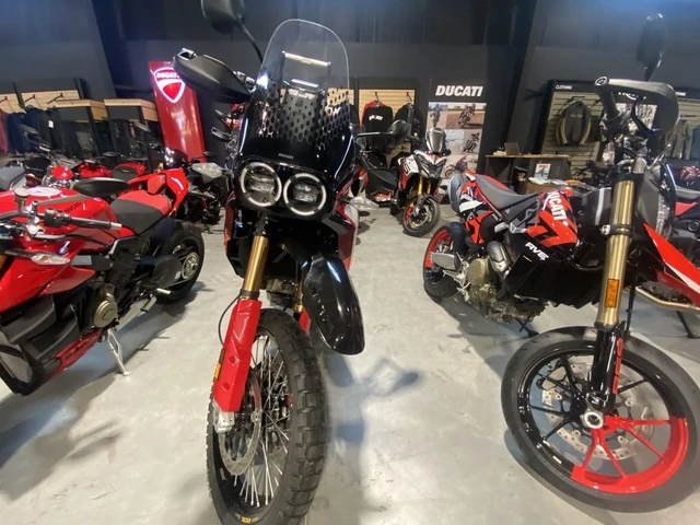 2024 Ducati, dovoz Kanada — foto 3 z 5