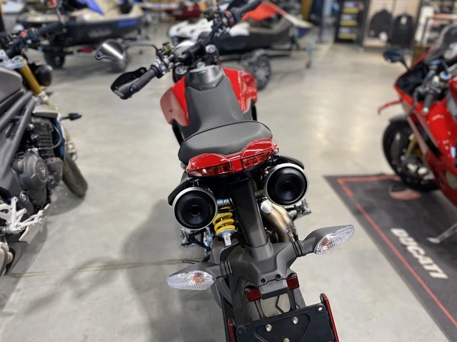 2025 Ducati, červená, 10 km, dovoz Kanada — foto 5 z 5