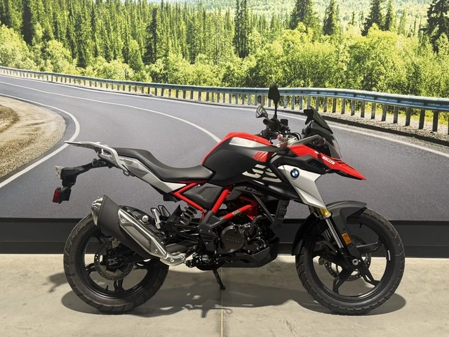 2025 BMW, 1 km, dovoz Kanada — foto 4 z 5