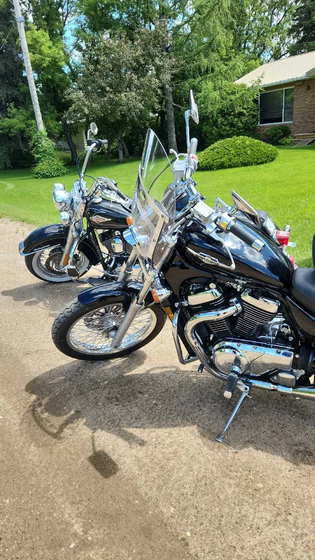 2005 Suzuki, 14 000 km, dovoz Kanada — foto 2 z 5