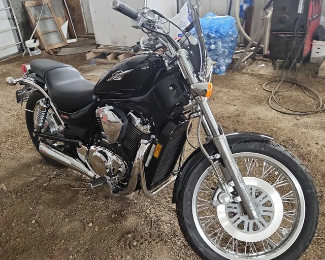 2005 Suzuki, 14 000 km, dovoz Kanada — foto 5 z 5
