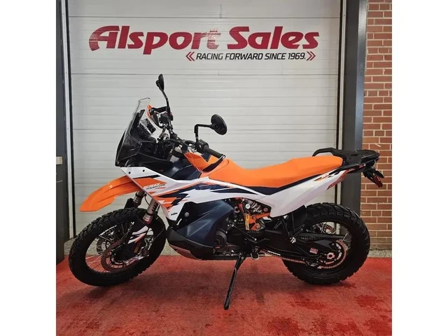 2026 KTM, dovoz Kanada — foto 4 z 5