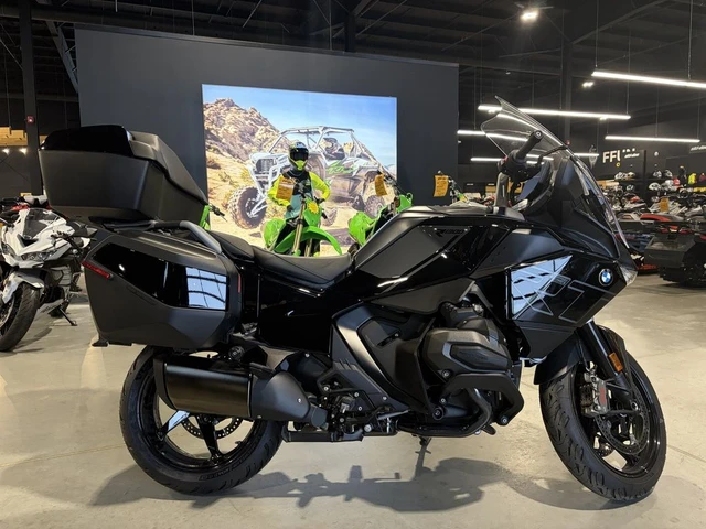 2026 BMW, černá, 84 km, dovoz Kanada — foto 2 z 4